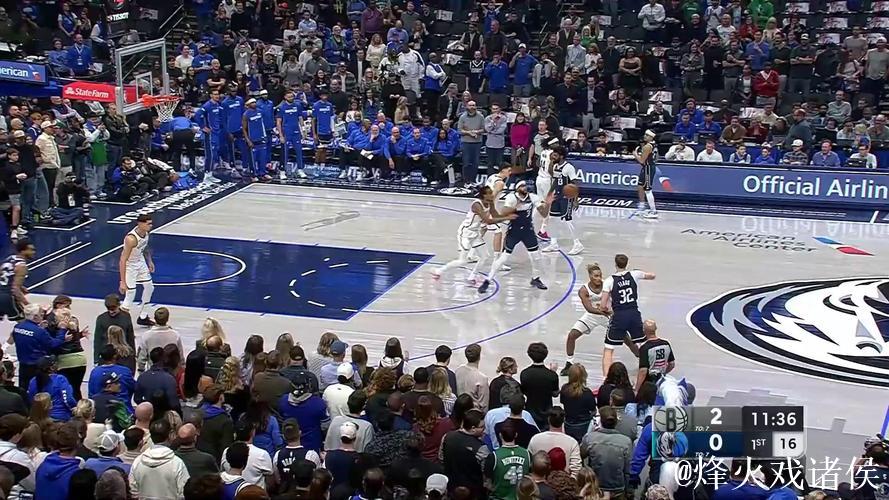 今日24分14板3断3帽!侠记:浓眉赛后将球衣赠送给了小球迷 今日24分14板3断3帽!侠记:浓眉赛后将球衣赠送给了小球迷